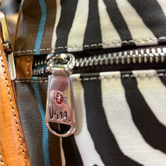 **Brighton bag designed by Vera Newman - Picture 5 of 7